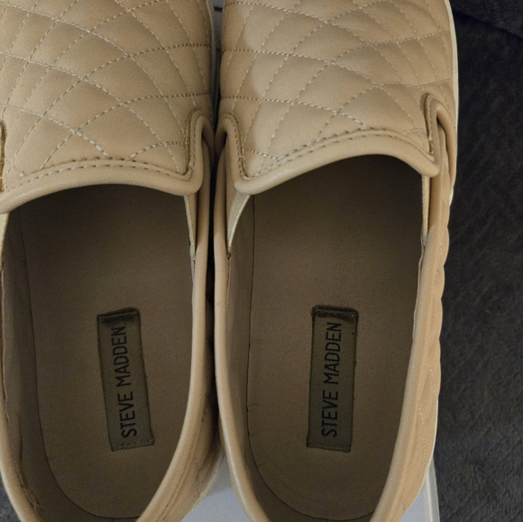 Steve Madden Nude Shoes - Picture 5 of 6